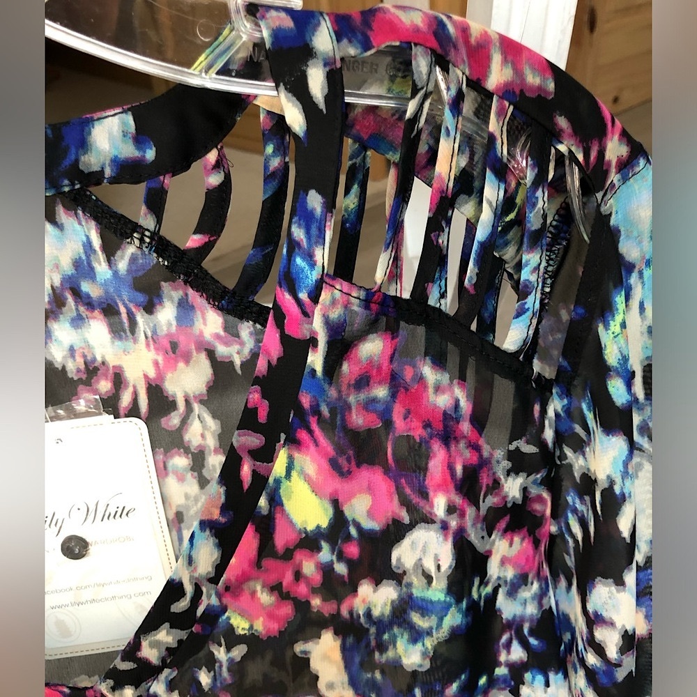 NEW! Black Edgy Caged Shoulder Whimseygoth Floral Top Size XL - Picture 10 of 12